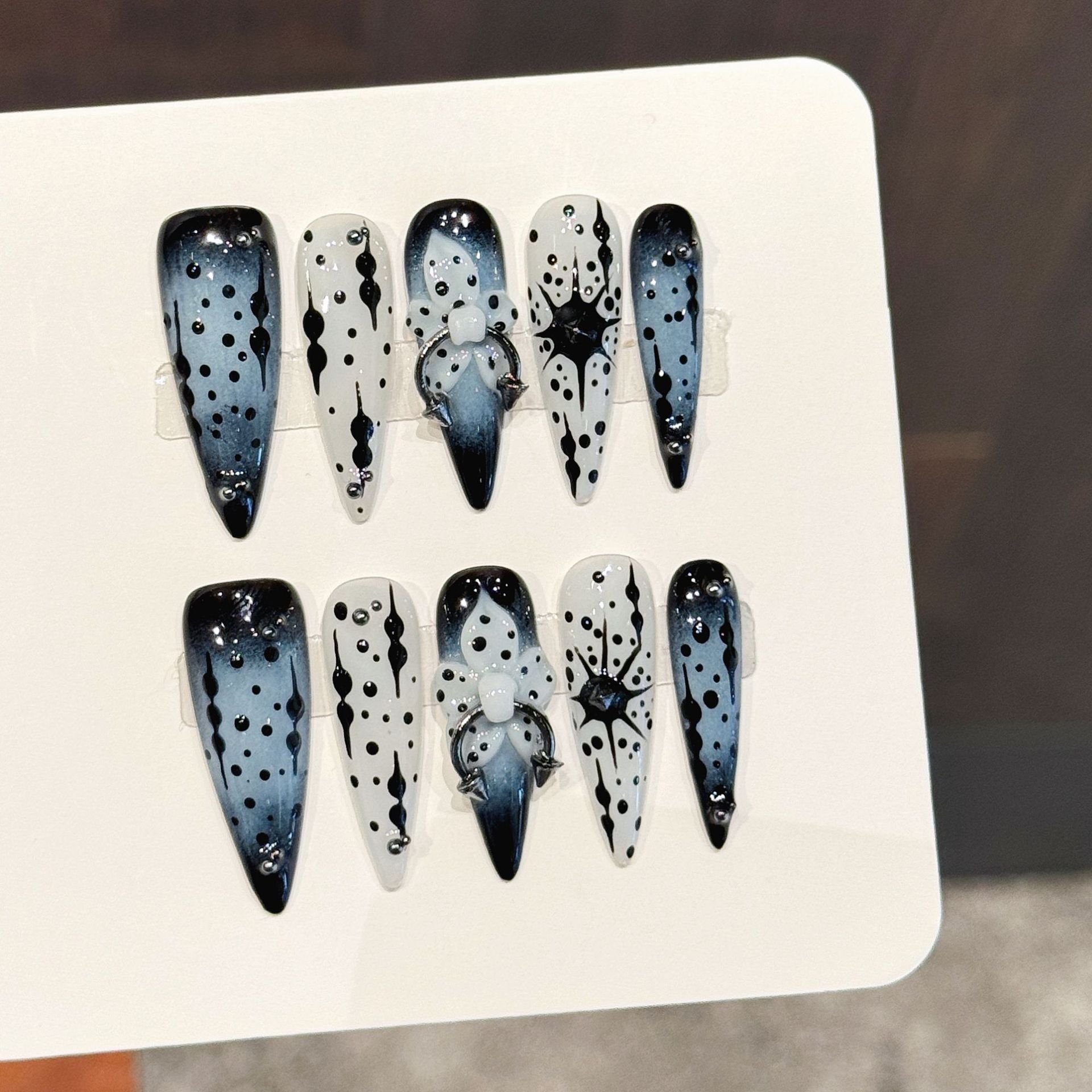 Nail Art Elegant - 10 pièces dégradé encre bleu fait
