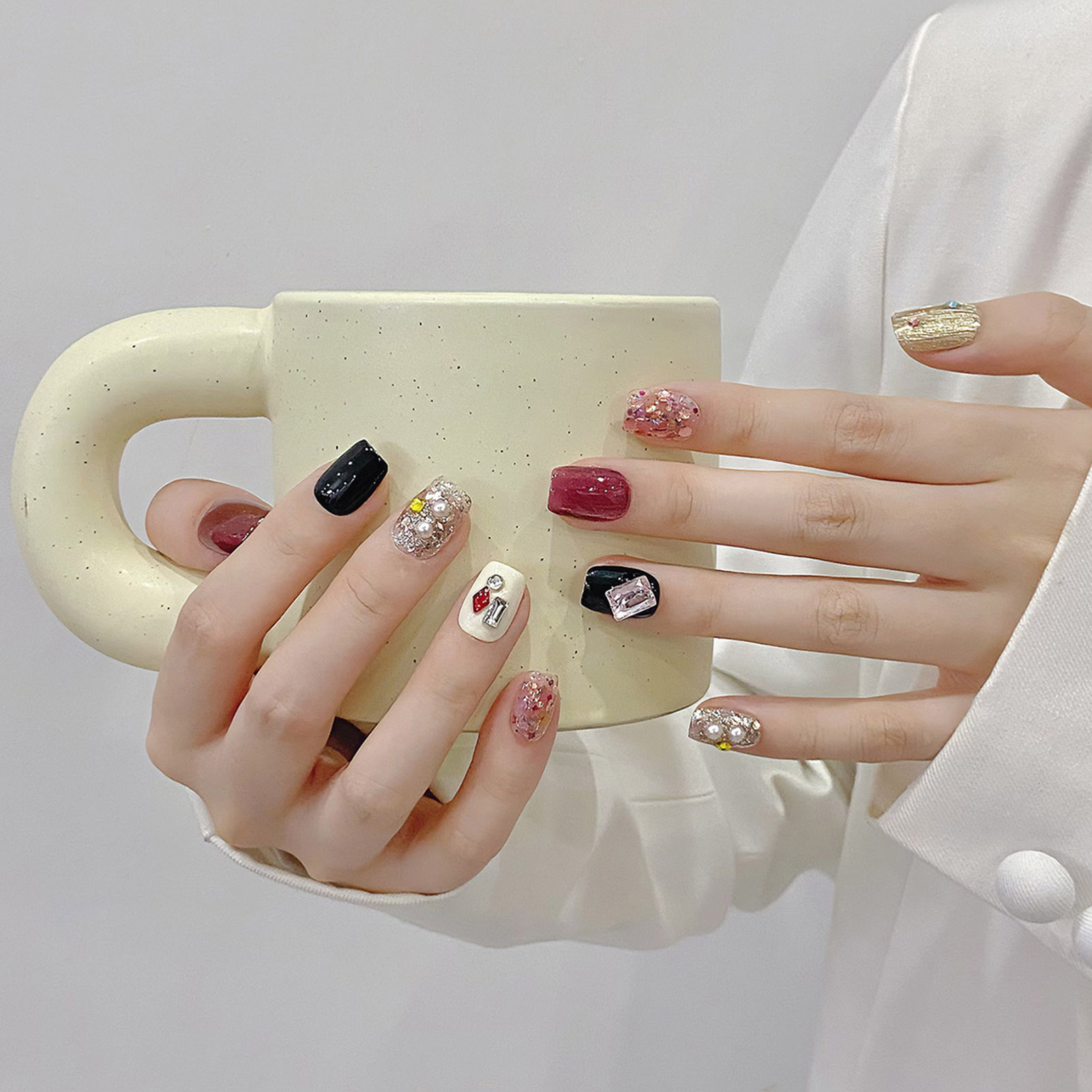 Faux yeux de chat brillants à  - Nail Art Press On avis et prix