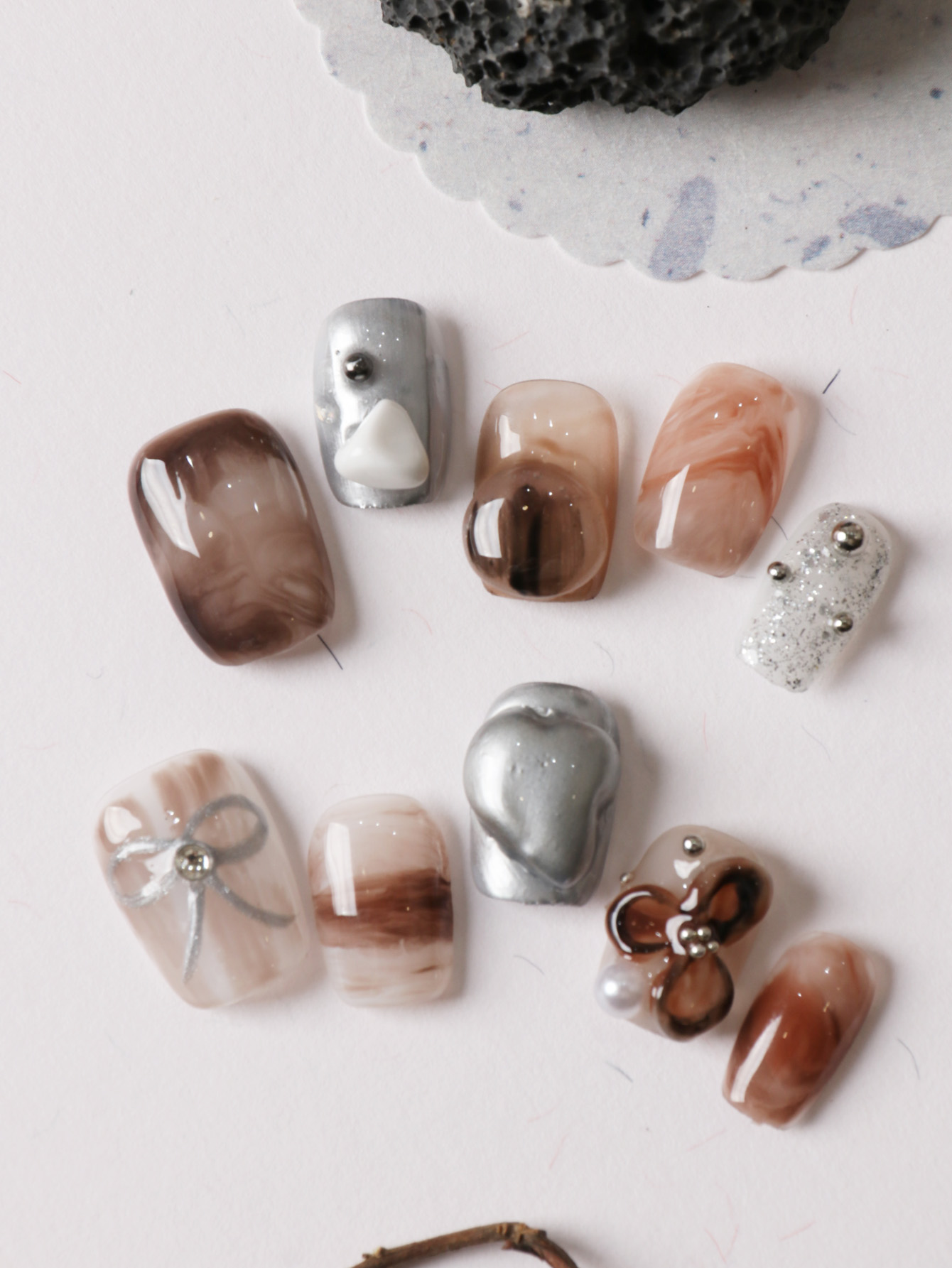 10 faux ongles courts marron e - Nail Adhesive Tab avis et prix